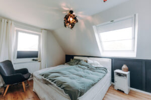 Schlafzimmer DG